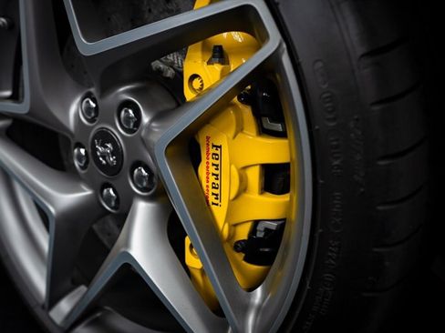 Used 2021 Ferrari F8 Tributo RWD image 13