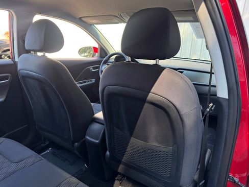 Used 2019 Kia Niro LX FWD image 29