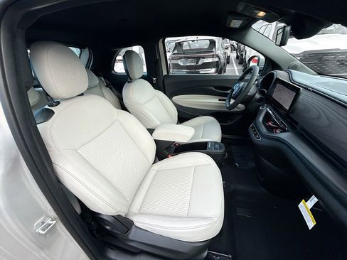 New 2025 FIAT 500 e image 29