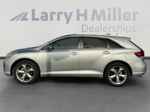 Used 2013 Toyota Venza LE image 2