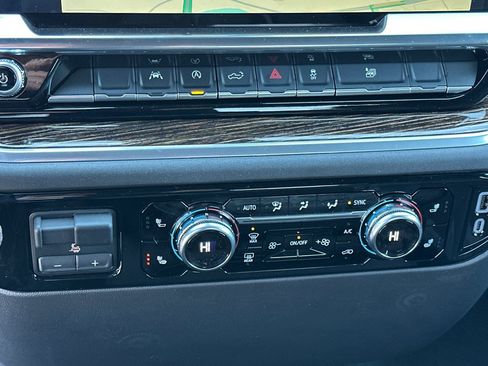 New 2025 GMC Sierra 1500 Elevation image 19