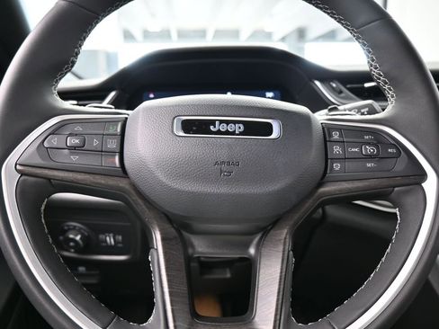 Used 2025 Jeep Grand Cherokee L Limited RWD image 26