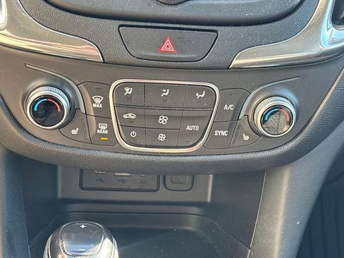 Used 2020 Chevrolet Equinox LT image 13