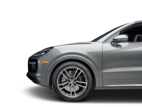 Used 2023 Porsche Cayenne Turbo AWD/4WD image 20