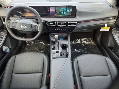 New 2027 Nissan Sentra SR w/ SR Premium Package FWD image 10
