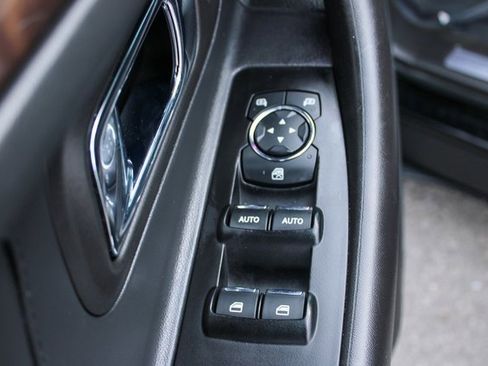 Used 2015 Ford Taurus Limited w/ Equipment Group 301A image 11