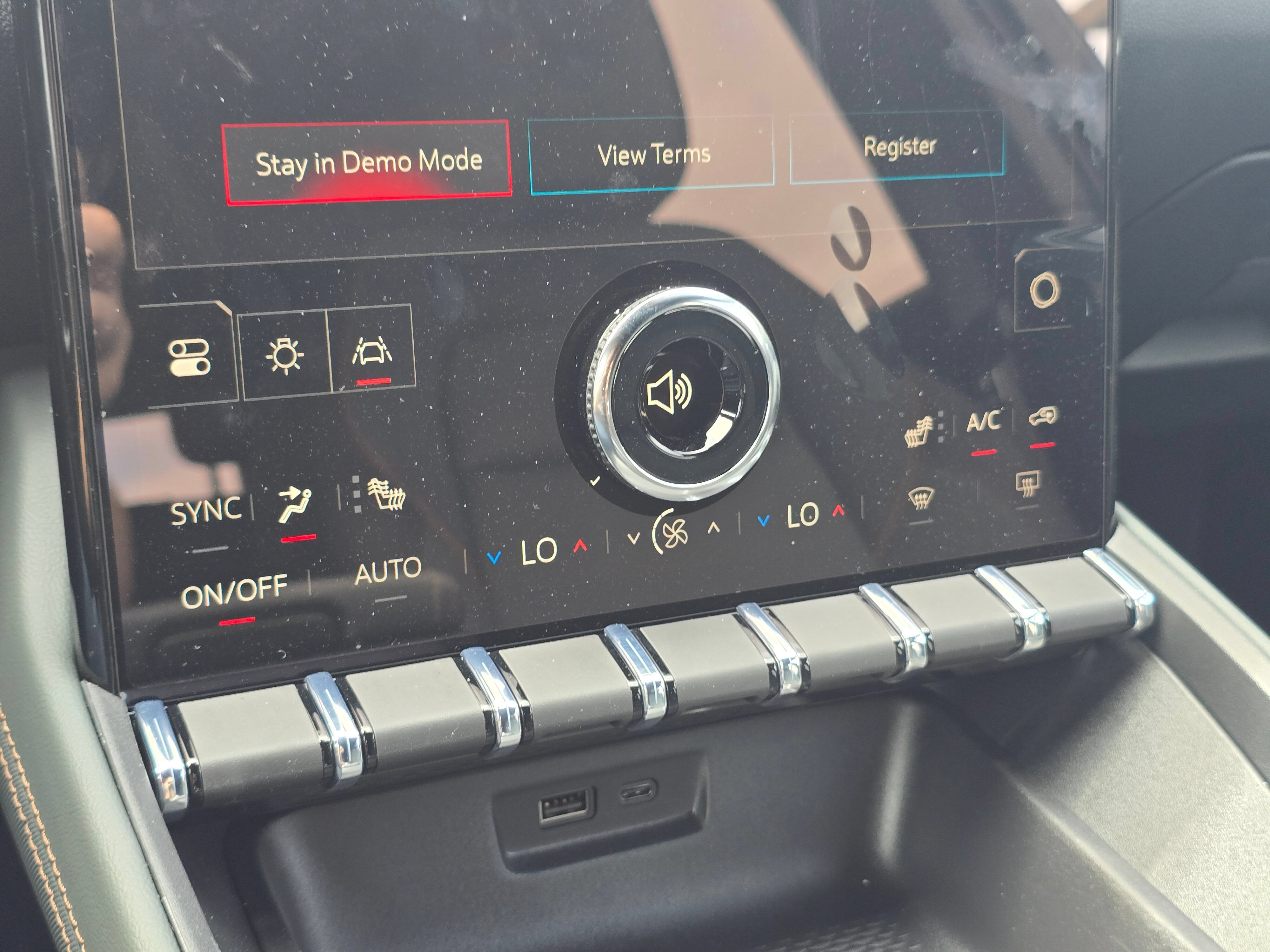 New 2027 GMC Terrain AT4 w/ Technology Package II AWD/4WD image 17