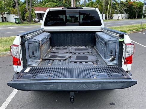 Used 2018 Nissan Titan Platinum Reserve w/ Platinum Utility Package AWD/4WD image 30