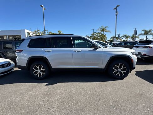 Used 2024 Jeep Grand Cherokee L Limited w/ Luxury Tech Group II image 8