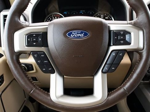 Used 2020 Ford F150 Lariat w/ Max Trailer Tow Package image 29