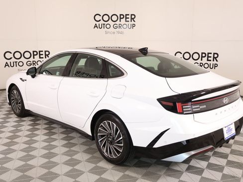 Certified 2025 Hyundai Sonata Limited FWD image 23