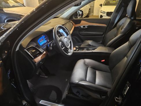 Certified 2023 Volvo XC90 B6 Plus w/ Protection Package AWD/4WD image 16