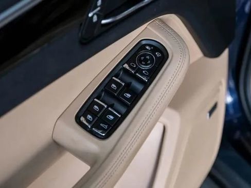 Used 2019 Porsche Macan S AWD/4WD image 46