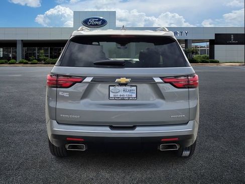 Used 2023 Chevrolet Traverse Premier FWD image 4