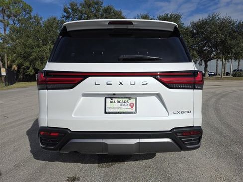 New 2026 Lexus LX 600 4WD w/ Luxury Package image 4