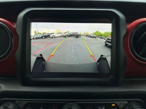 Used 2018 Jeep Wrangler Unlimited Rubicon image 21