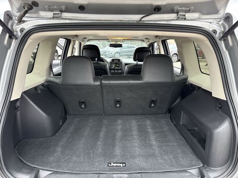 Used 2017 Jeep Patriot High Altitude FWD image 36