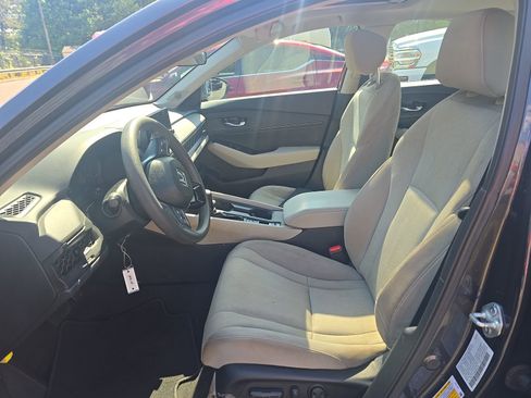 Used 2025 Honda Accord SE image 4