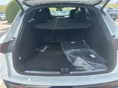 Used 2025 Audi SQ5 Premium Plus image 8