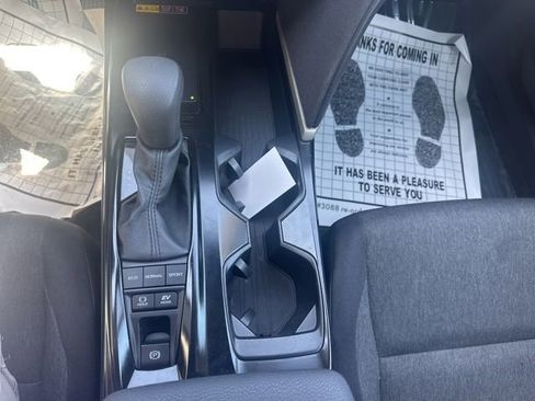 Used 2025 Toyota Camry LE image 12