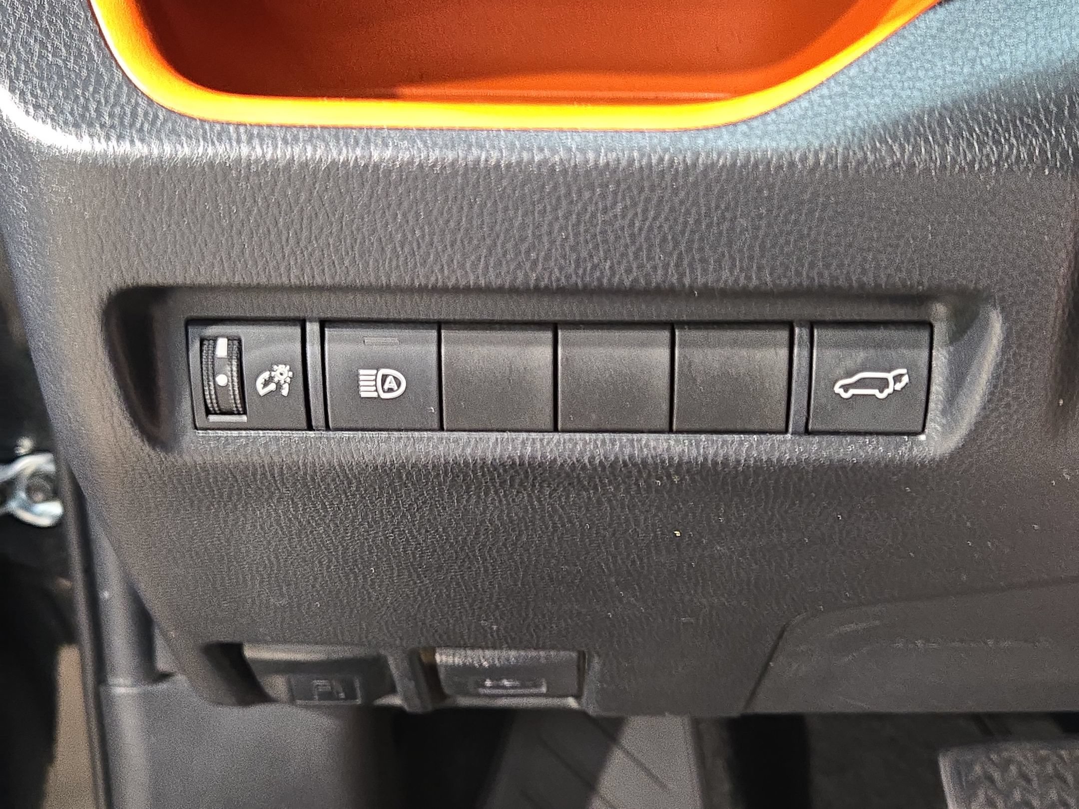 Used 2019 Toyota RAV4 Adventure AWD/4WD image 25