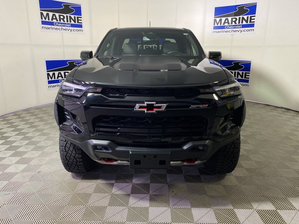 Used 2026 Chevrolet Colorado ZR2 w/ Technology Package AWD/4WD image 12