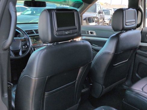 Used 2016 Ford Explorer XLT w/ Equipment Group 202A image 18