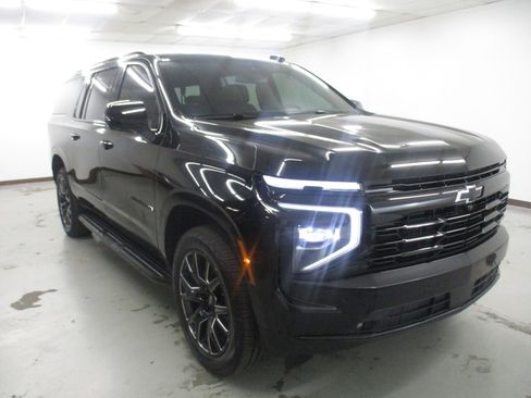 Used 2026 Chevrolet Suburban RST w/ Comfort Package AWD/4WD image 1