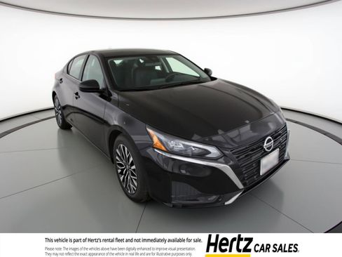 Used 2025 Nissan Altima 2.5 SV image 1
