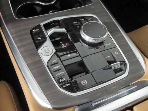 Used 2025 BMW X7 xDrive40i w/ Parking Assistance Package AWD/4WD image 24