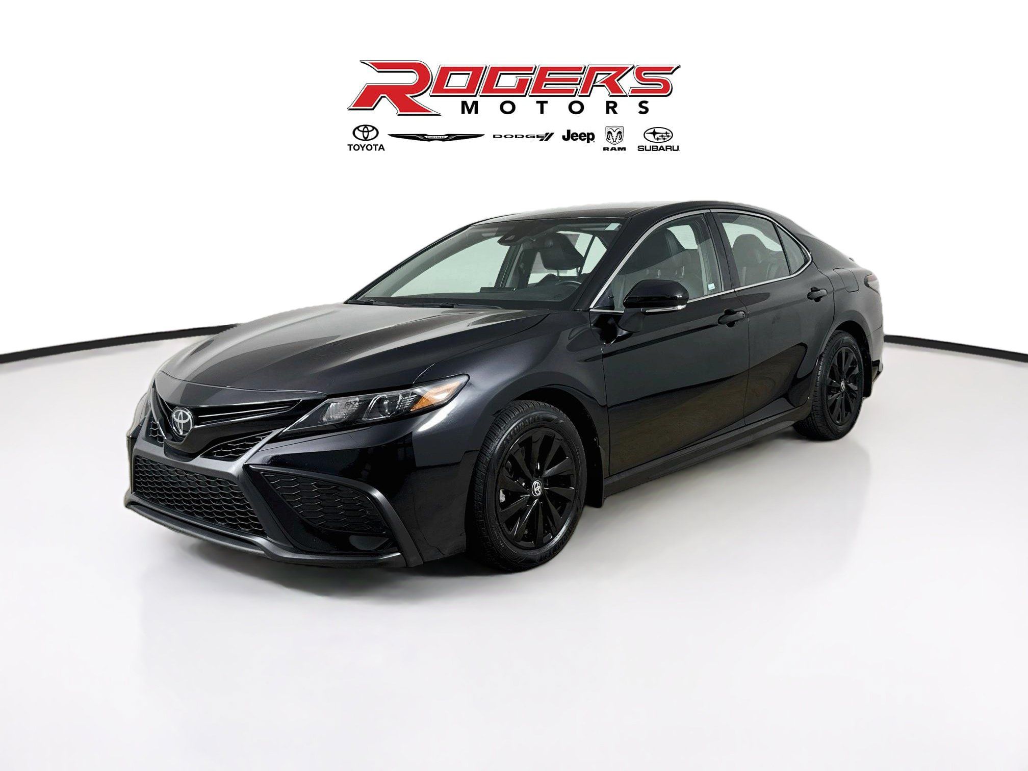 Used 2024 Toyota Camry SE FWD image 8