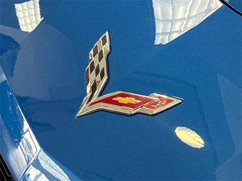 Used 2015 Chevrolet Corvette Z06 w/ 3LZ Preferred Equipment Group image 8