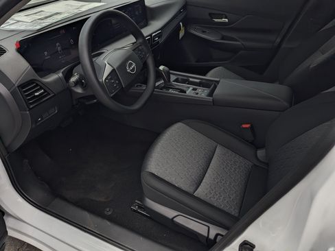 New 2026 Nissan Sentra SV w/ Floor Mat Package FWD image 9