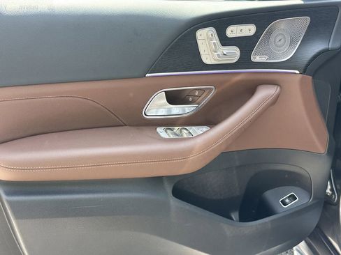 Certified 2025 Mercedes-Benz GLS 450 4MATIC image 11