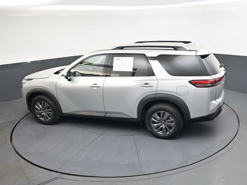 Used 2025 Nissan Pathfinder SV AWD/4WD image 34