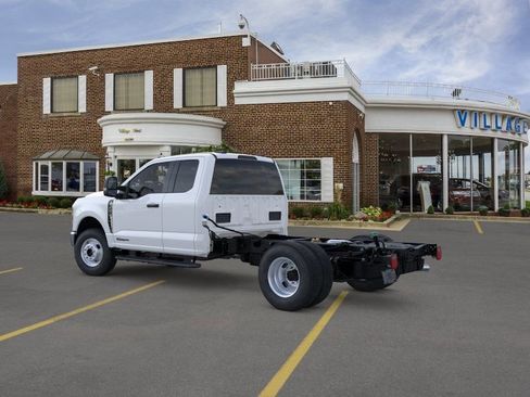New 2025 Ford F350 XLT w/ XLT Value Package AWD/4WD image 4