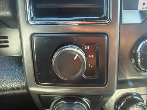 Used 2019 Ford F150 XLT w/ Equipment Group 302A Luxury AWD/4WD image 26