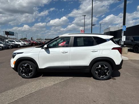 Used 2024 Kia Seltos EX AWD/4WD image 8