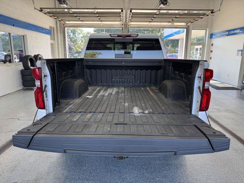 Used 2022 Chevrolet Silverado 1500 High Country w/ High Country Premium Package AWD/4WD image 11