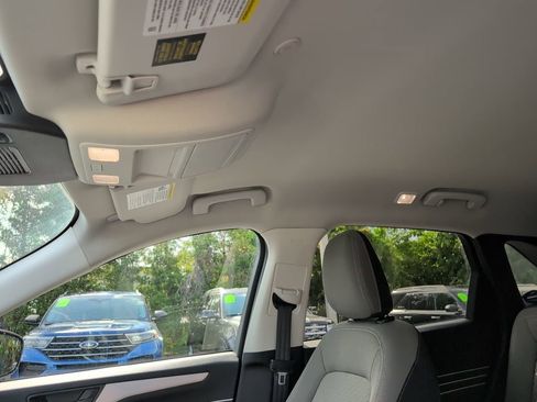 Certified 2022 Ford Escape SE w/ Convenience Package image 10