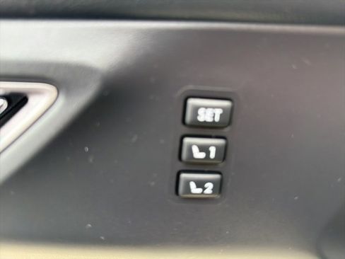 Used 2022 Subaru Ascent Limited w/ Technology Package image 30