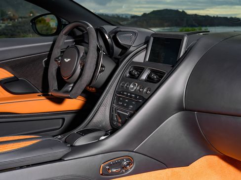 Used 2023 Aston Martin DBS Coupe RWD image 14