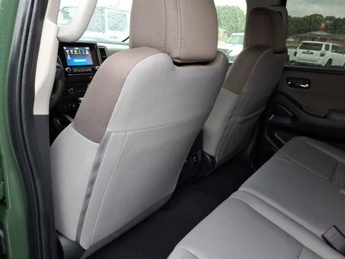Used 2023 Nissan Frontier SV w/ SV Convenience Package AWD/4WD image 9
