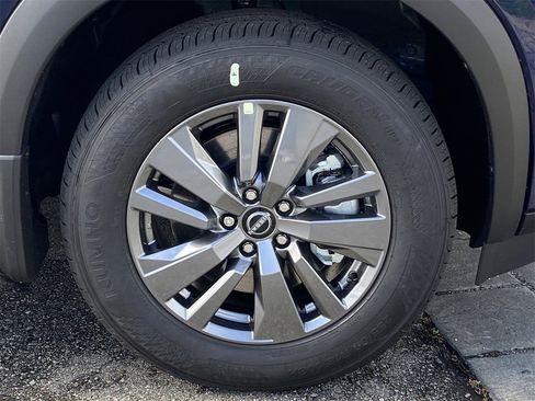 New 2025 Nissan Pathfinder SV image 7