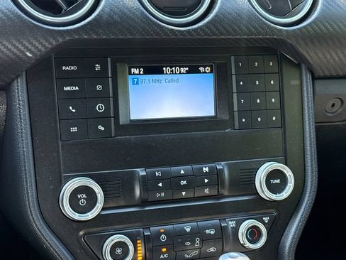 Used 2019 Ford Mustang Convertible RWD image 23