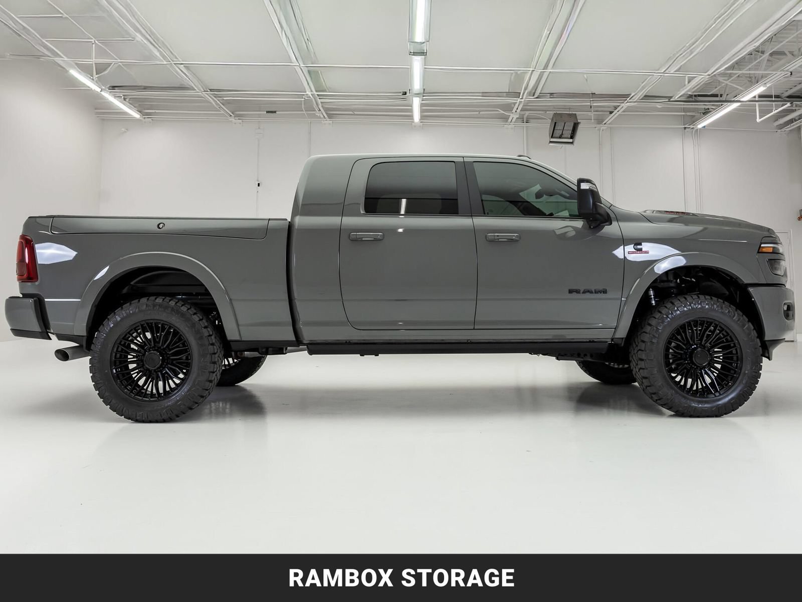 Used 2026 RAM 2500 Limited AWD/4WD image 11