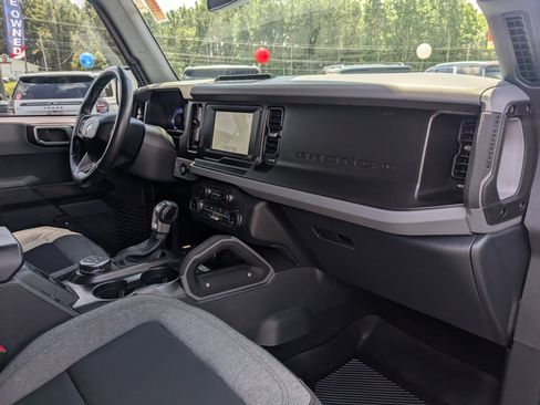 Used 2022 Ford Bronco Big Bend w/ Sasquatch Package AWD/4WD image 28