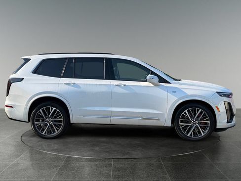 Used 2022 Cadillac XT6 Sport w/ Platinum Package AWD/4WD image 10
