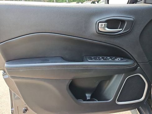 Used 2020 Jeep Compass Latitude AWD/4WD image 13