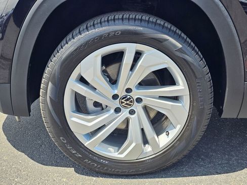Used 2023 Volkswagen Atlas SE w/ Panoramic Sunroof Package AWD/4WD image 8